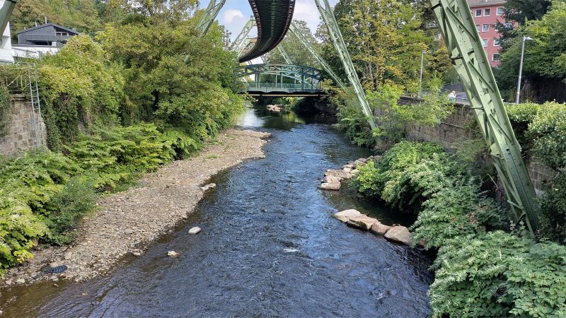 Wupper im Bereich des Wuppertaler Landgerichts